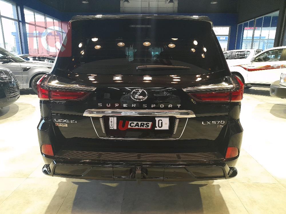 Lexus LX